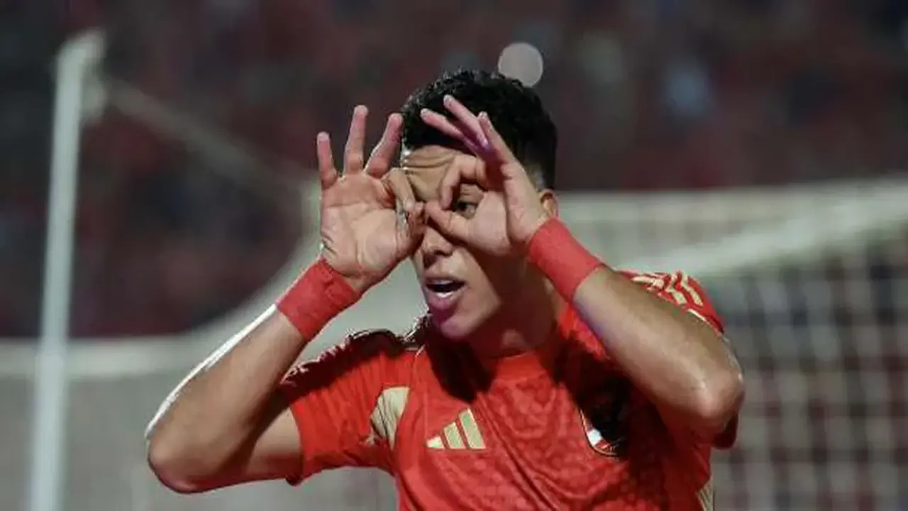 وكيل إمام عاشور يفتح ملف الخلافات الداخلية في الأهلي ويعمق الأزمة بين الطرفين